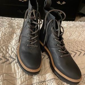 Toms Frankie boots brand new! Never been wore!